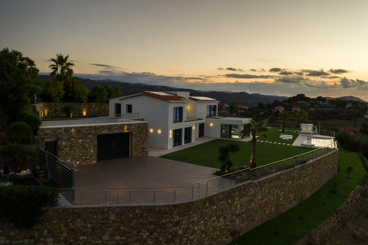 Villa Sabrina Riviera Dei Fiori A Picco Sul Mare Con Piscina Privata ,Wellness & Spa Imperia Exterior photo