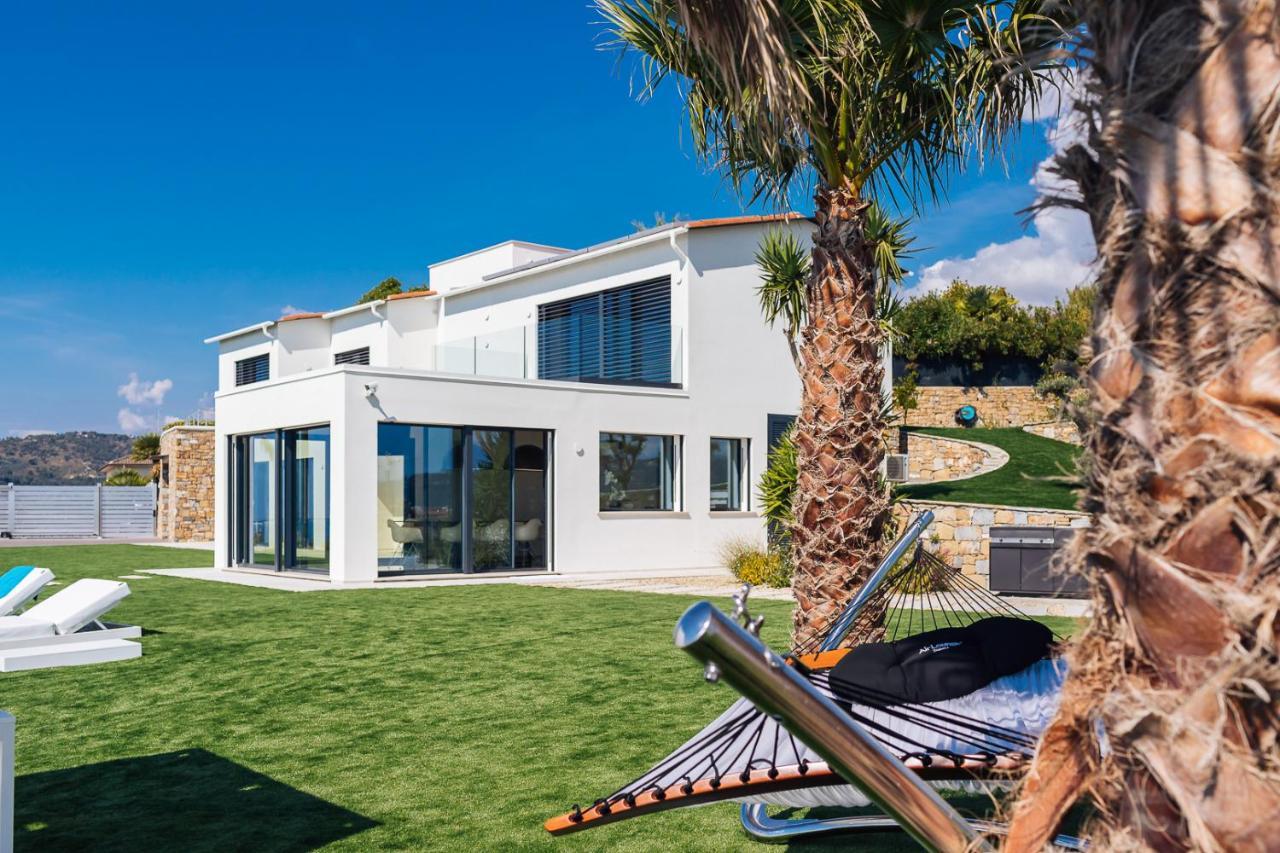 Villa Sabrina Riviera Dei Fiori A Picco Sul Mare Con Piscina Privata ,Wellness & Spa Imperia Exterior photo