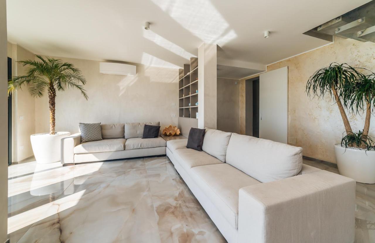 Villa Sabrina Riviera Dei Fiori A Picco Sul Mare Con Piscina Privata ,Wellness & Spa Imperia Exterior photo