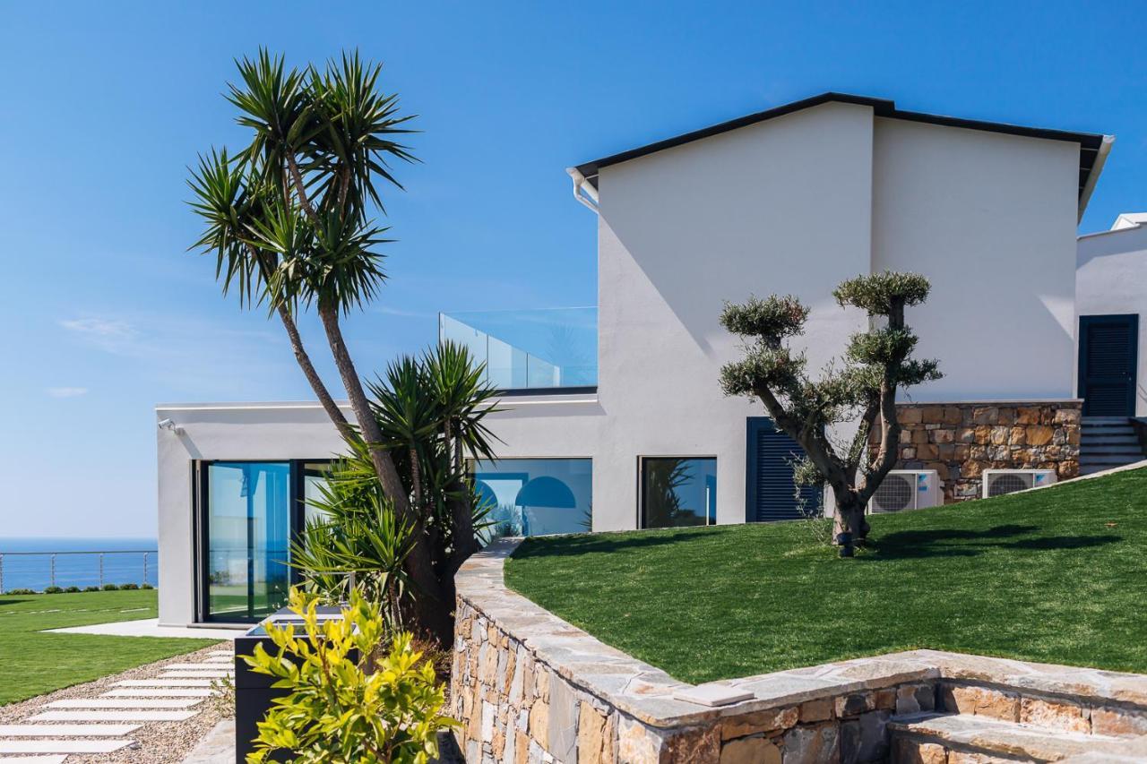 Villa Sabrina Riviera Dei Fiori A Picco Sul Mare Con Piscina Privata ,Wellness & Spa Imperia Exterior photo