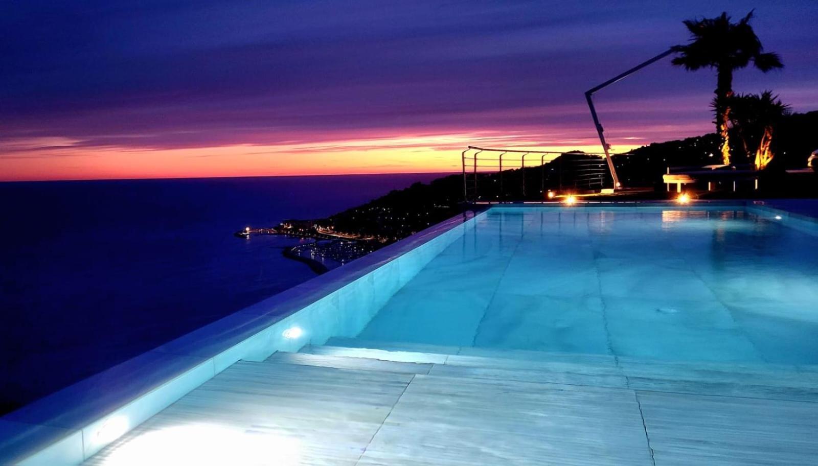 Villa Sabrina Riviera Dei Fiori A Picco Sul Mare Con Piscina Privata ,Wellness & Spa Imperia Exterior photo